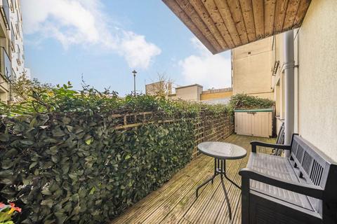 2 bedroom flat for sale, Garden Road, Richmond TW9