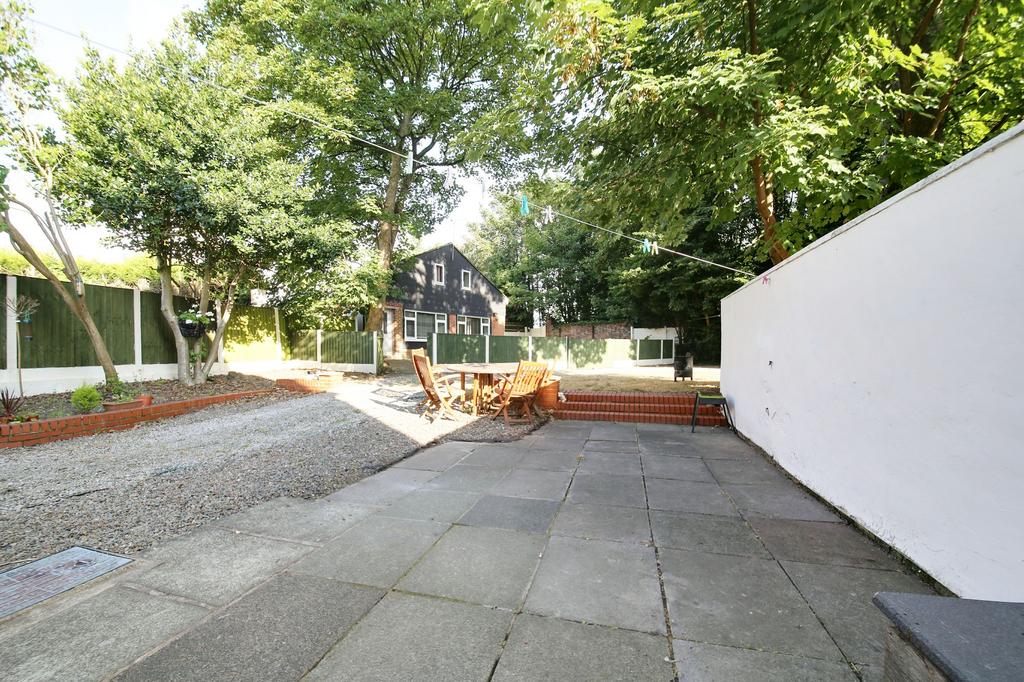 Garden &amp; Parking