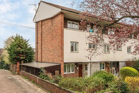 3 bedroom maisonette for sale, Batman Close, London W12