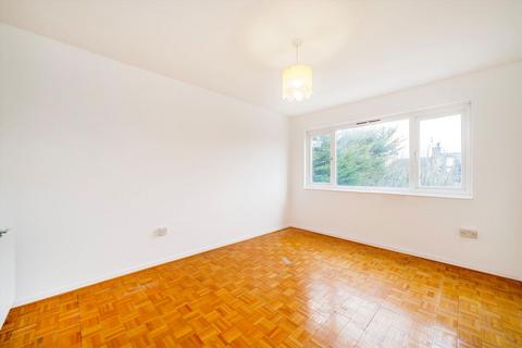 3 bedroom maisonette for sale, Batman Close, London W12