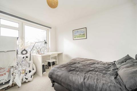 2 bedroom flat for sale, West Green Road, London N15