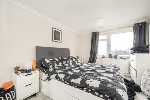 2 bedroom flat for sale, West Green Road, London N15