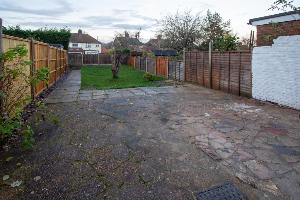 25 Queens Road - Garden-2.jpg
