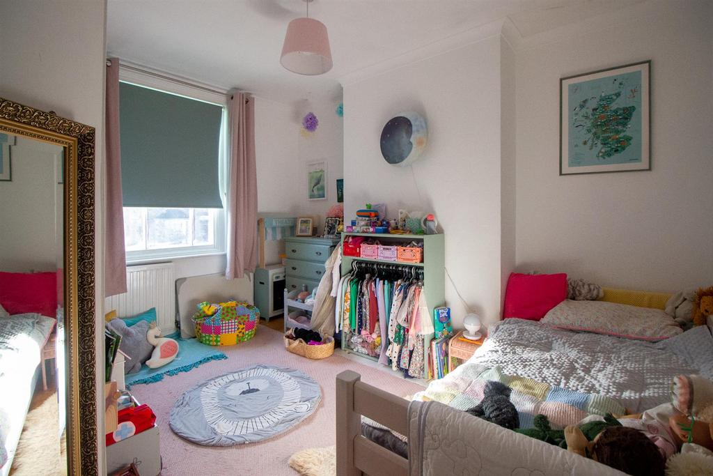 25 Queens Rd - Bedroom 2.jpg