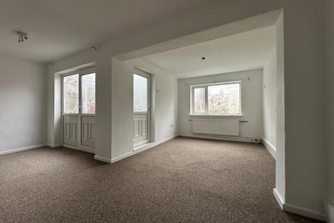3 bedroom semi-detached house to rent, Grafton Drive, Willenhall WV13