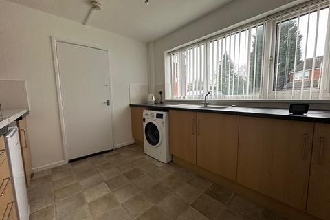 3 bedroom semi-detached house to rent, Grafton Drive, Willenhall WV13