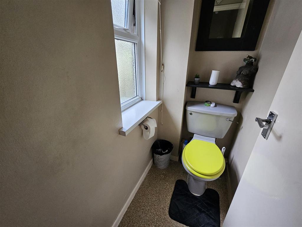 Separate WC.jpg