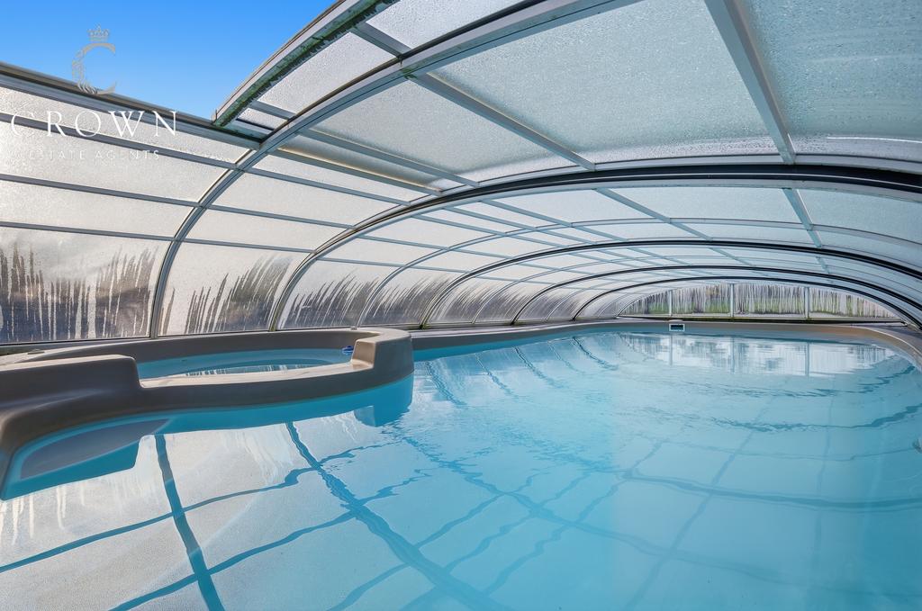 Indoor/Outdoor Swimming Pool