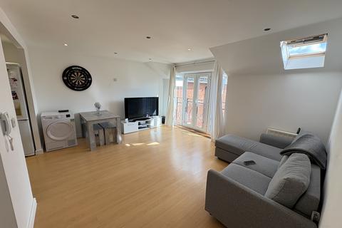 2 bedroom flat to rent, Winnipeg Way, BROXBOURNE