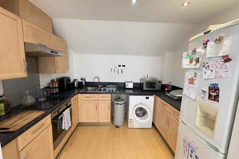 2 bedroom flat to rent, Winnipeg Way, BROXBOURNE