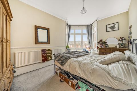2 bedroom flat to rent, Abbeville Road, Clapham, London, SW4