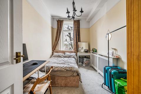 2 bedroom flat to rent, Abbeville Road, Clapham, London, SW4
