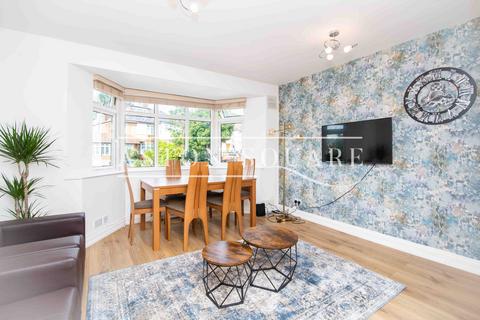 2 bedroom flat to rent, Leeside Crescent, London NW11