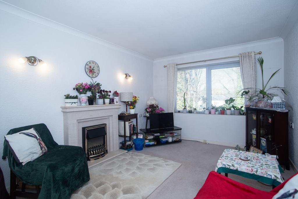 Apartment in Stockport, Poynton-with-Worth - View 3