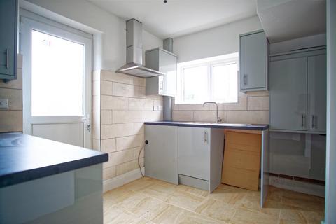 3 bedroom end of terrace house to rent, 3 Bed House To Let on Boulevard, Preston