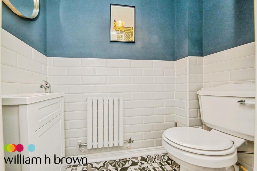Cloakroom/wc