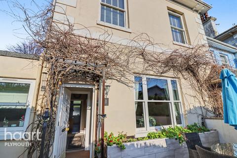 3 bedroom terraced house to rent, Asheldon Road, TORQUAY