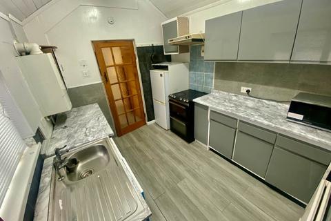 3 bedroom house to rent, Middleton Street, St Thomas, St Thomas, Swansea