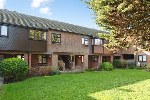 1 bedroom flat for sale, Sea Front, Hayling Island, Hampshire, PO11