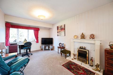 1 bedroom flat for sale, Sea Front, Hayling Island, Hampshire, PO11