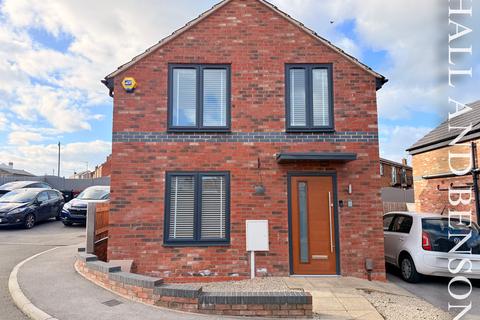 3 bedroom property to rent, Nottingham NG16