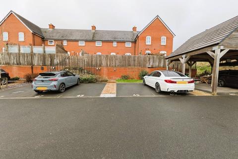 undefined, Stryd Camlas, Pontrhydyrun, Cwmbran