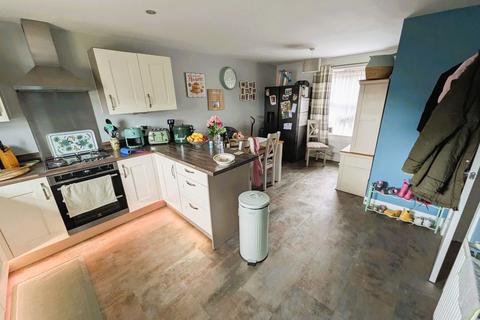 undefined, Stryd Camlas, Pontrhydyrun, Cwmbran