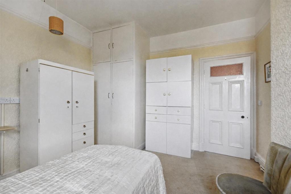 Bedroom 4 2.jpeg