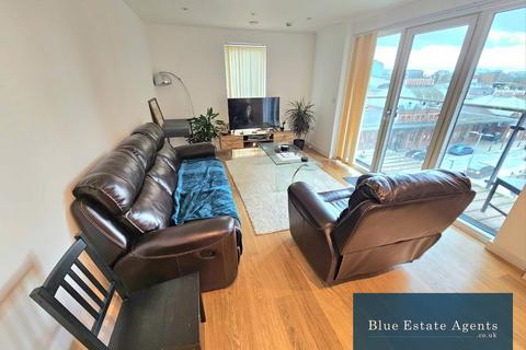 2 bedroom apartment to rent, Railway Terrace, Slough, SL2