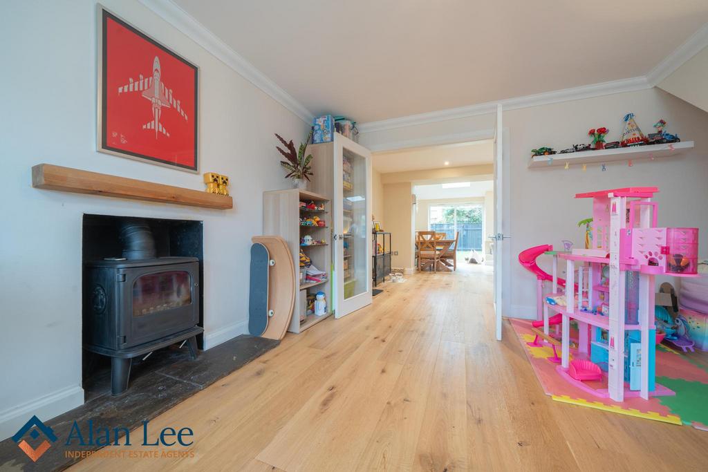 Lounge/Playroom