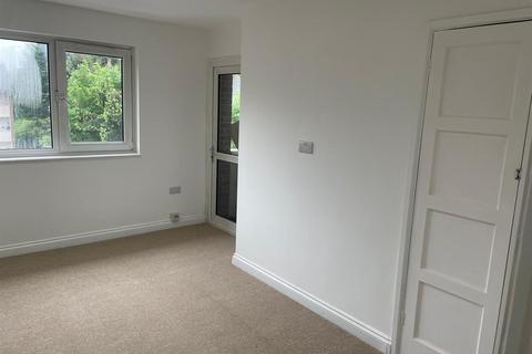 undefined, Summers Close, Weybridge
