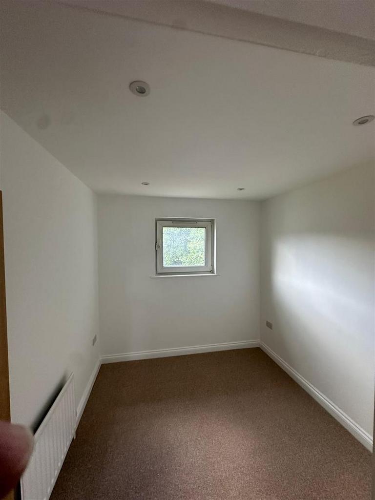 2nd bedroom.jpeg