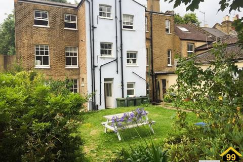 undefined, Hillreach Rd, Woolwich, Greater London, SE18