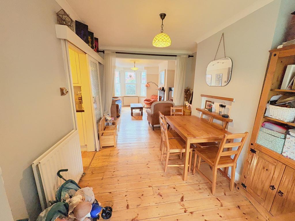 Lounge/Dining Room