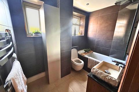 undefined, Kent Road, London, W4