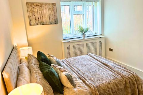 undefined, Kent Road, London, W4