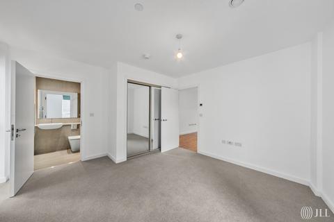 2 bedroom apartment to rent, Munton Road London SE17