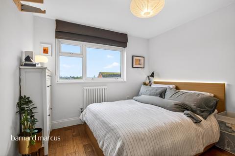 2 bedroom flat for sale, Sancroft Close, London