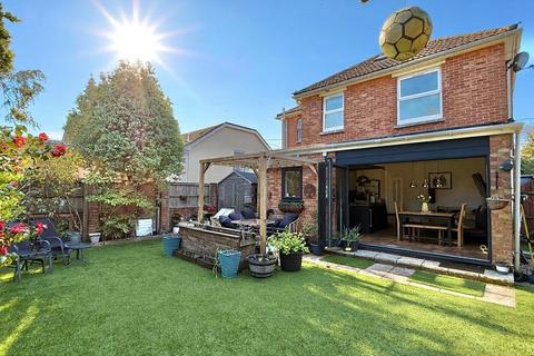 undefined, Parsonage Barn Lane, Ringwood, BH24 1PZ