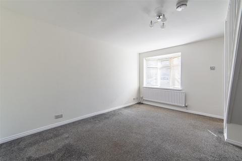 2 bedroom semi-detached house for sale, Dereham Court, Newcastle Upon Tyne, NE5