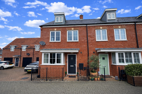 4 bedroom townhouse for sale, Turnside Street, Buckingham MK18