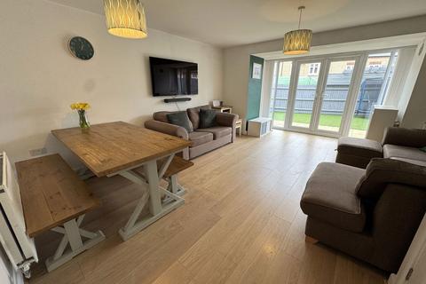 4 bedroom townhouse for sale, Turnside Street, Buckingham MK18