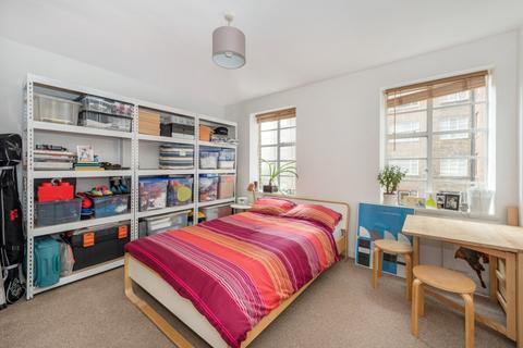 undefined, Hamlet Gardens, London, W6