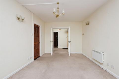 2 bedroom ground floor flat for sale, Royal Parade, Eastbourne