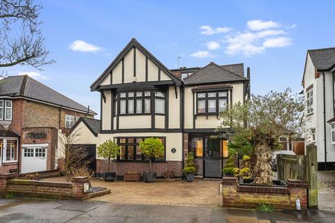 5 bedroom detached house for sale, Princes Avenue, Woodford Green, IG8