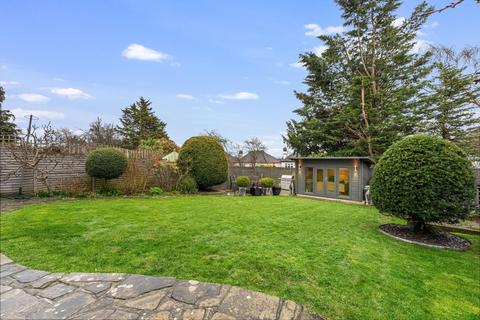 5 bedroom detached house for sale, Princes Avenue, Woodford Green, IG8