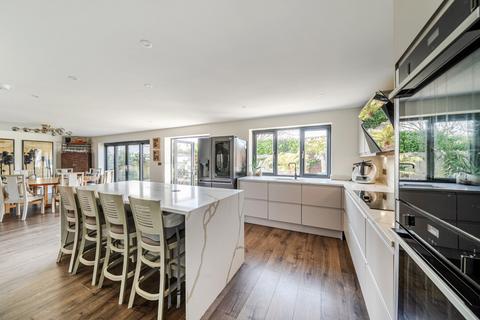 4 bedroom detached house for sale, Hynesbury Road, Friars Cliff, Christchurch, BH23