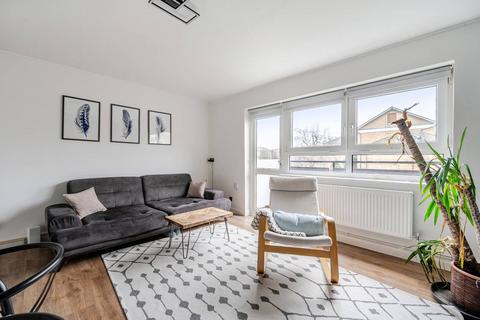 3 bedroom flat for sale, Clem Attlee Court, Fulham, London, SW6