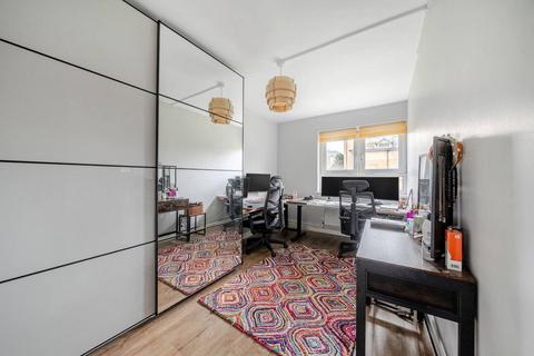 3 bedroom flat for sale, Clem Attlee Court, Fulham, London, SW6
