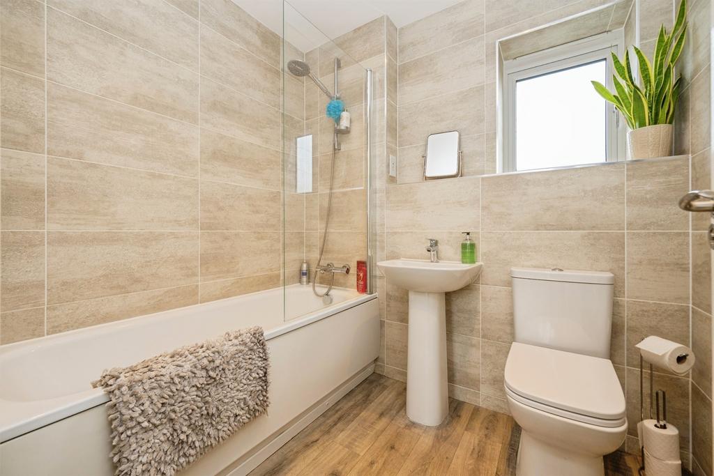 Family Bathroom: